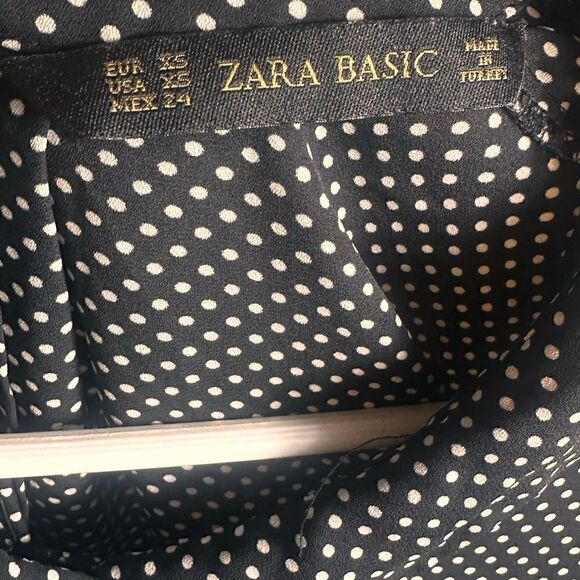 ZARA Polka Dot Button Down Keyhole Back Collared Blouse Size XS ▫️ - Picture 6 of 7